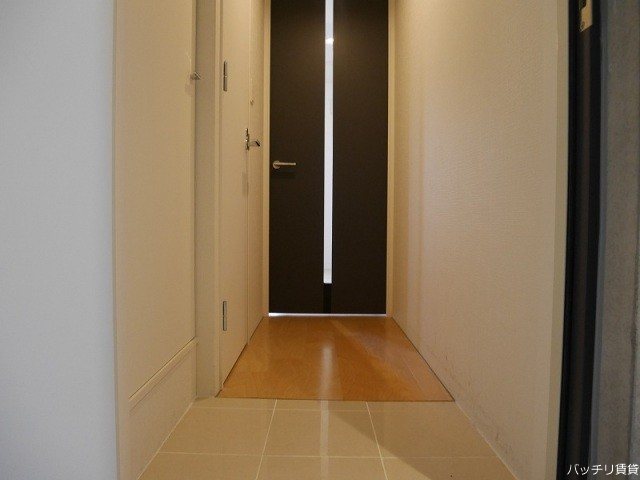 玄関　画像は別号室の為、現状優先になります。
