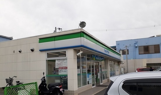 その他　ファミリーマート様まで900m