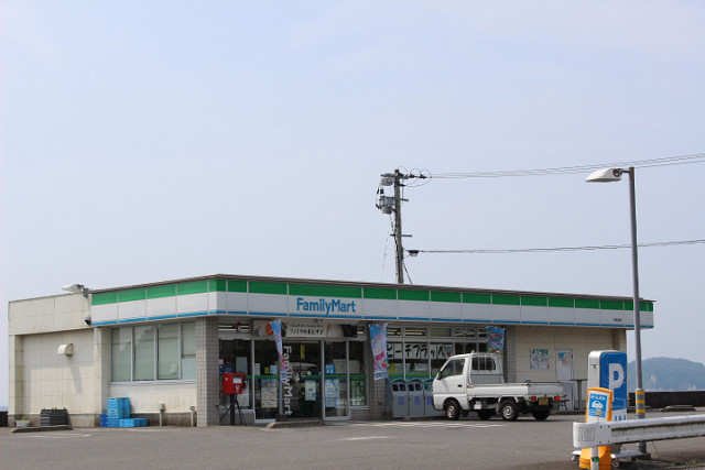 コンビニ　ファミリーマート住吉浜店（コンビニ）まで1100m