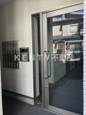 エントランス　清潔なエントランスです