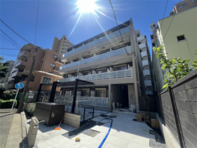 建物外観　４階建ての賃貸マンション