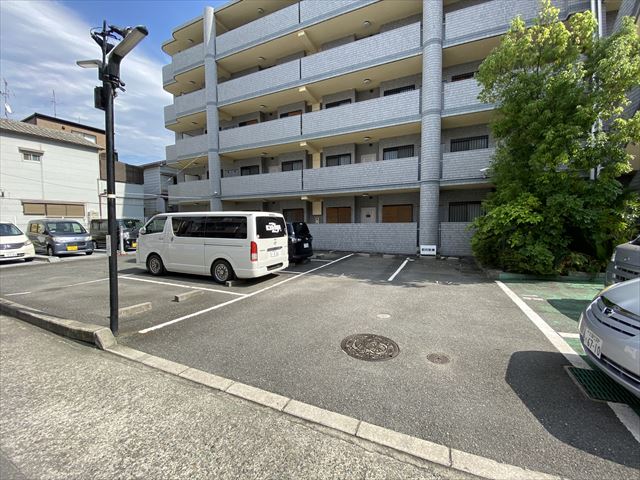 駐車場　駐車場