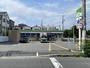 コンビニ　ファミリーマート（コンビニ）まで336m
