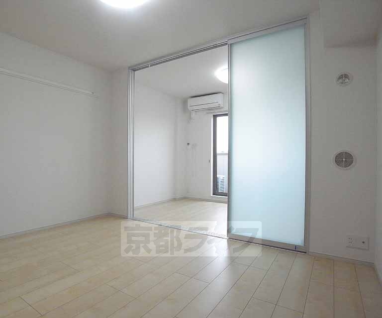 居室・リビング　採光の取れますお部屋です。