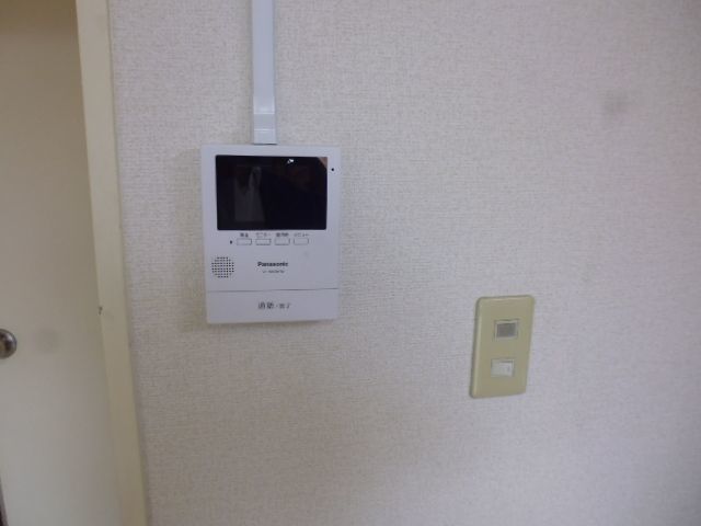 セキュリティ　【ＴＶモニタ付きインターフォン】同建物別部屋現況優先