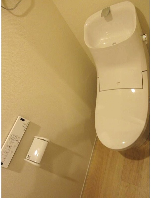 トイレ　落ち着いた色調のトイレです♪