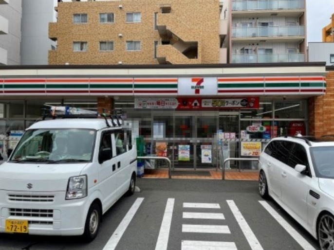 コンビニ　セブン-イレブン 横浜吉野町駅前店（コンビニ）まで290m