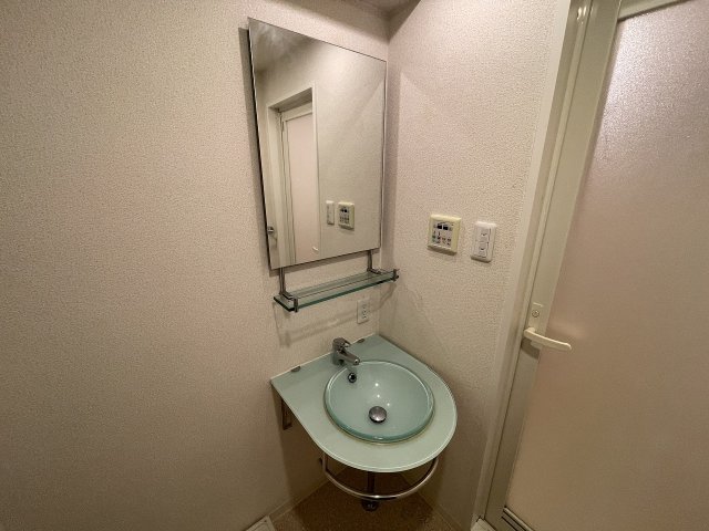 洗面設備　コンパクトで使いやすい洗面所