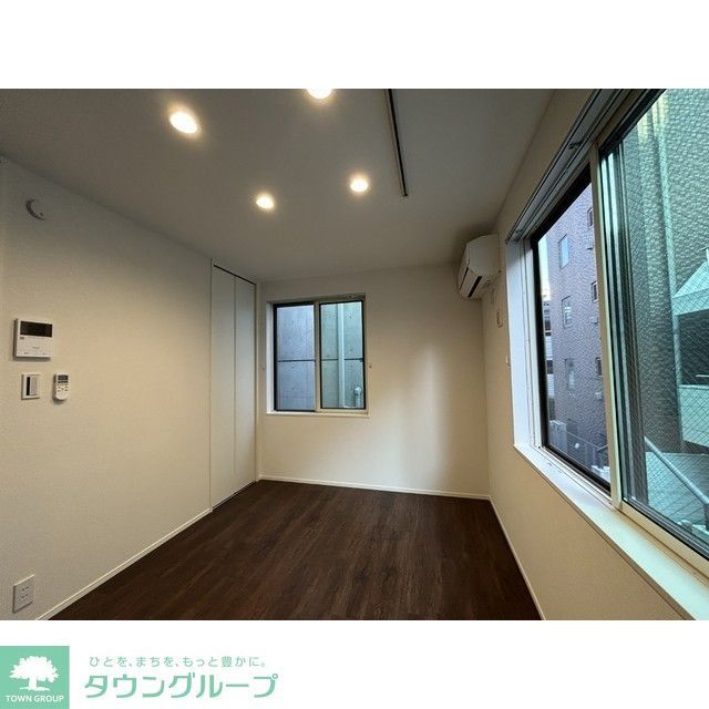 ソラーレ笹塚の居間写真