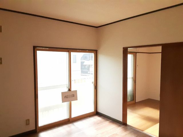 BE-1の居間写真