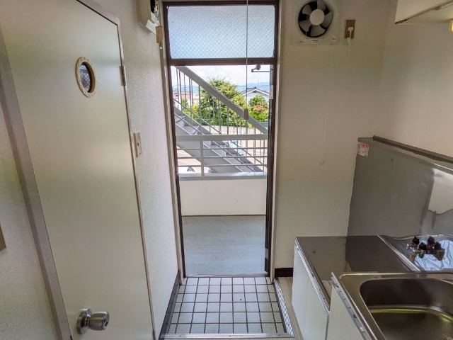 玄関　２０２号室の写真