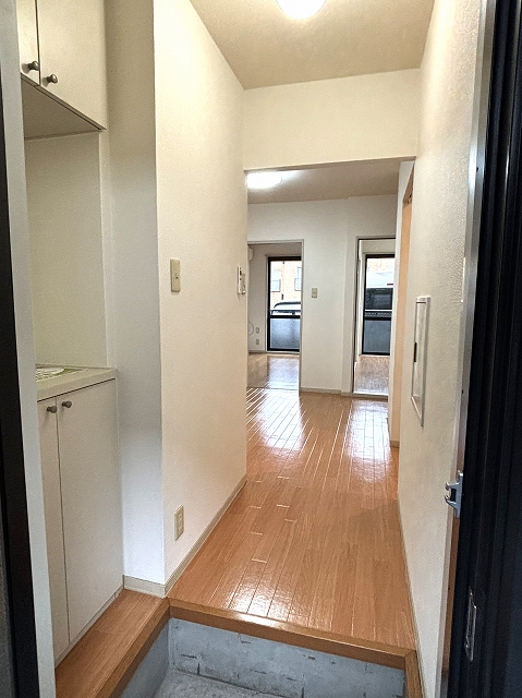 2路線利用可 2面採光 2DK オモニア FILの玄関写真