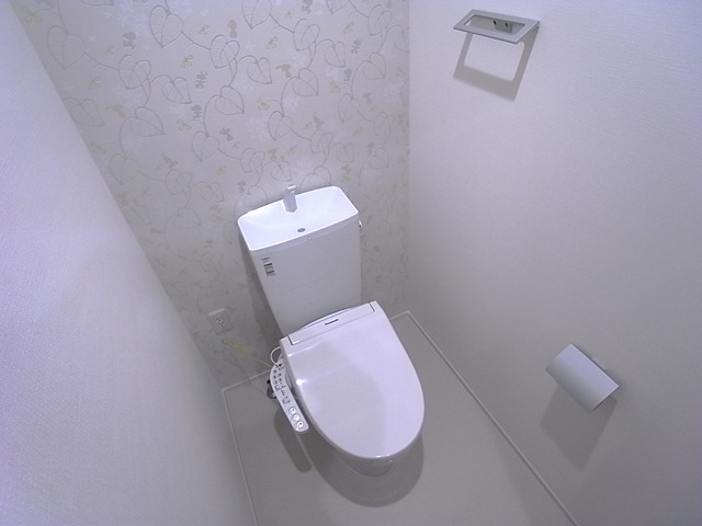 Reveur甲東Iのトイレ写真