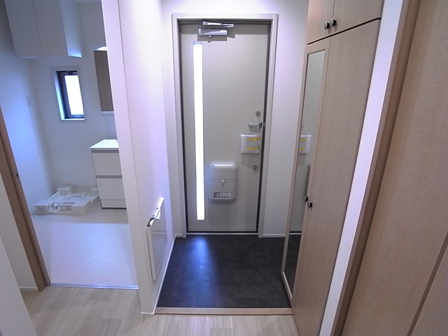 Reveur甲東Iの玄関写真
