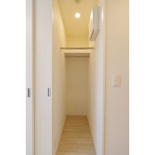 収納　写真は同タイプ住居です。