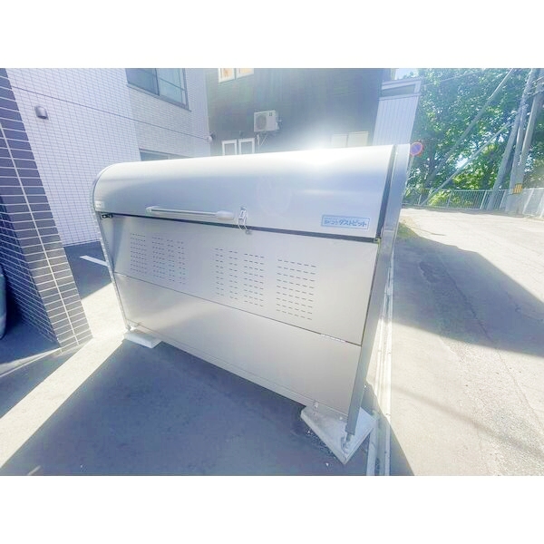 その他　敷地内にゴミ捨て場あります♪