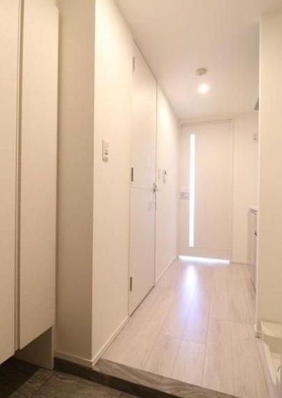 玄関　別部屋の参考写真です。現況有姿
