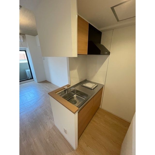 キッチン　（別タイプ参考写真）Dash Living Komagome