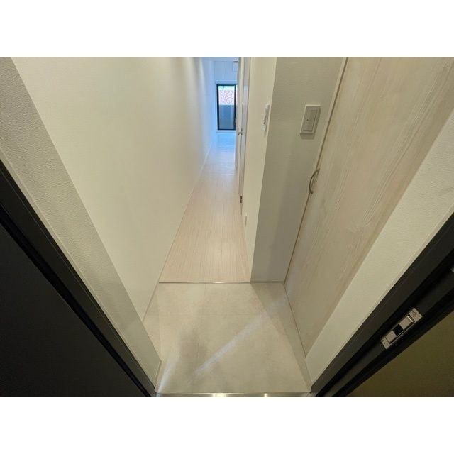 玄関　（別タイプ参考写真）Dash Living Komagome