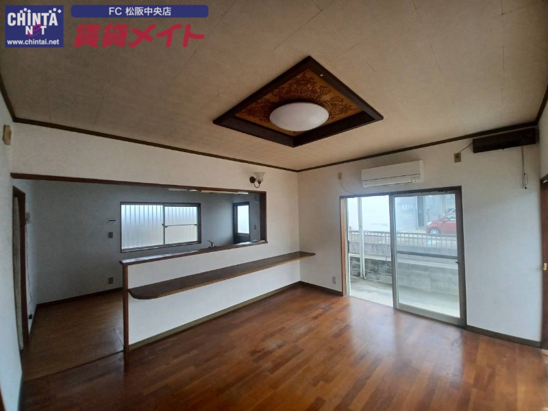 曽原町一戸建 1の居間写真