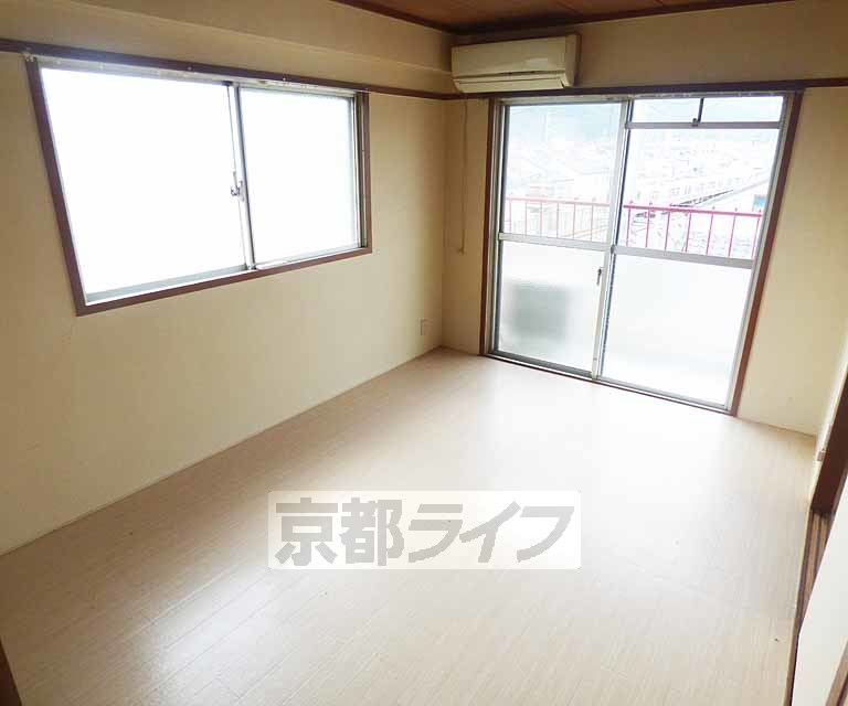 中川マンションの居間写真