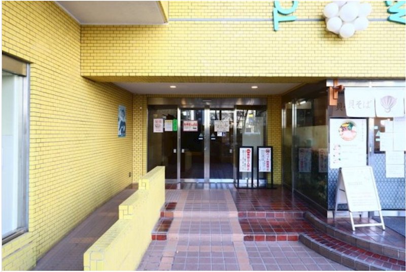 都営浅草線 泉岳寺駅 徒歩18分 13階建 築47年の外観写真