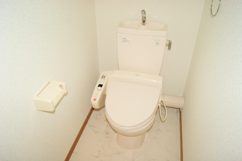 トイレ　ウォシュレット付き