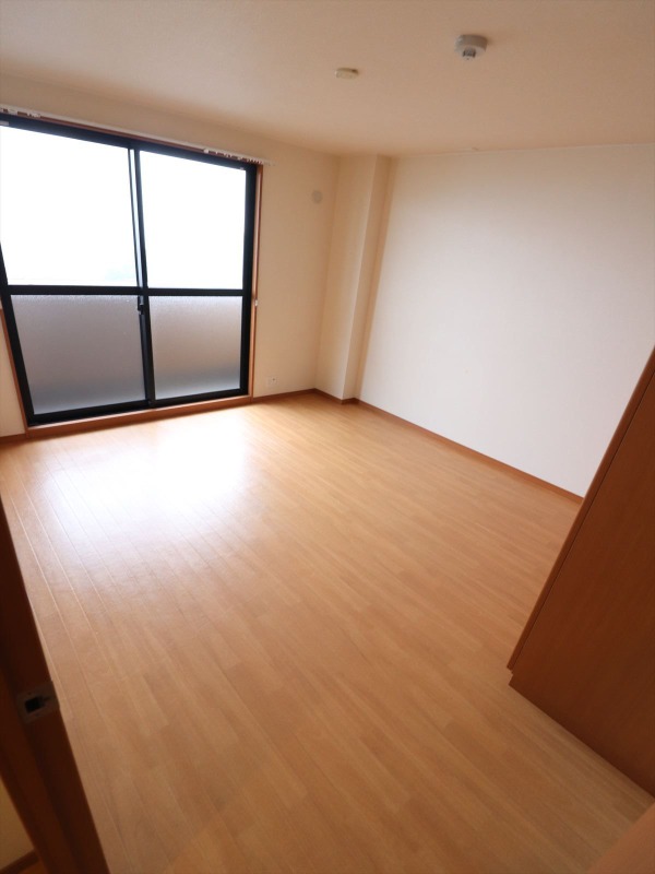 その他　6.3帖の洋室です