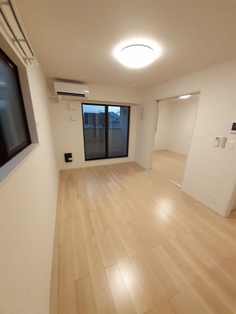 ショアライン タウン Cの居間写真