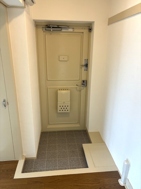 URあやめ台の玄関写真