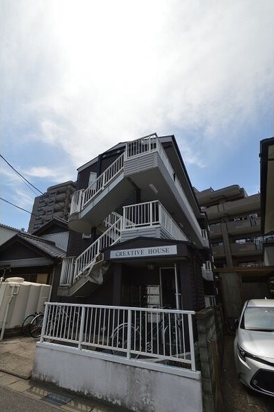 名鉄犬山線 徳重・名古屋芸大駅 徒歩10分 3階建 築36年の外観写真