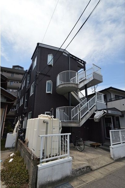 名鉄犬山線 徳重・名古屋芸大駅 徒歩10分 3階建 築36年の外観写真