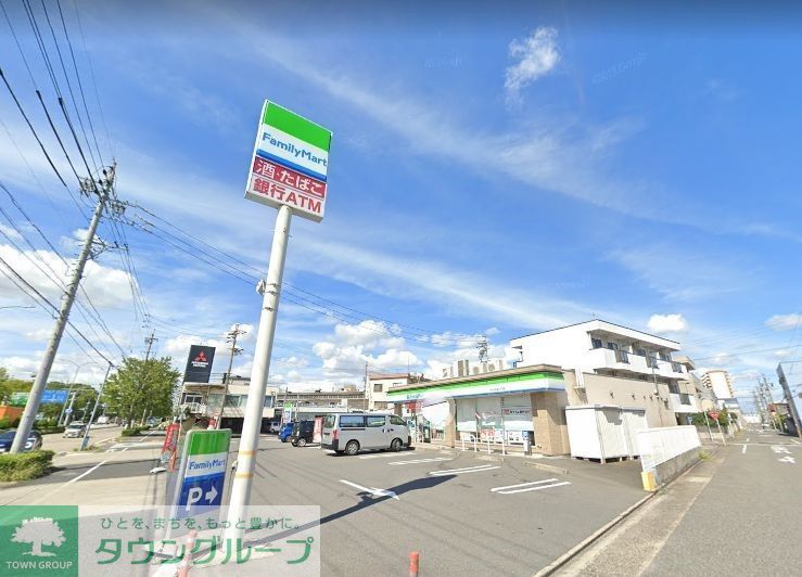 コンビニ　ファミリーマート中川太平通二丁目店（コンビニ）まで370m