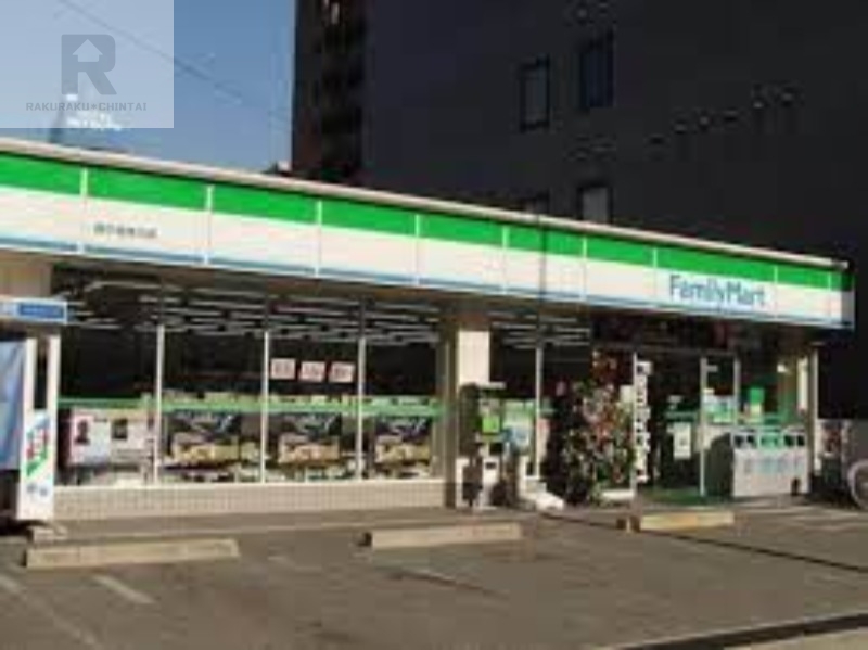 コンビニ　ファミリーマート西中島南方店（コンビニ）まで560m