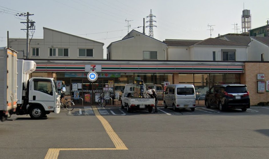 コンビニ　セブンイレブン 東大阪菱江3丁目店（コンビニ）まで584m
