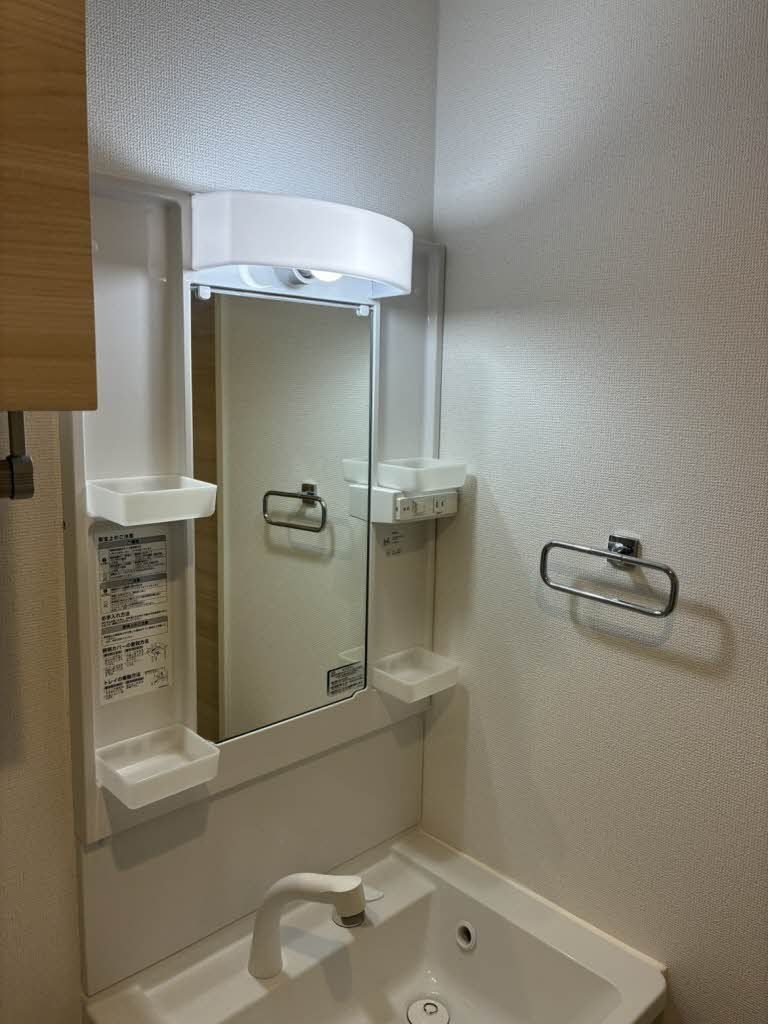 洗面設備　毎日使うものだからこそシンプルに。忙しい毎朝を迎えるように…