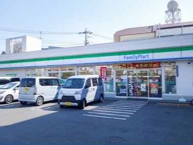 コンビニ　ファミリーマート 板橋西台店（コンビニ）まで443m