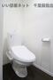 トイレ　落ち着いた色調のトイレです