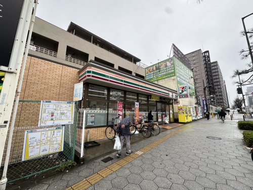 コンビニ　セブンイレブン 大阪鶴橋駅西店（コンビニ）まで90m