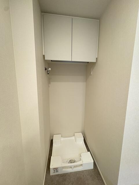 玄関　洗濯機置場