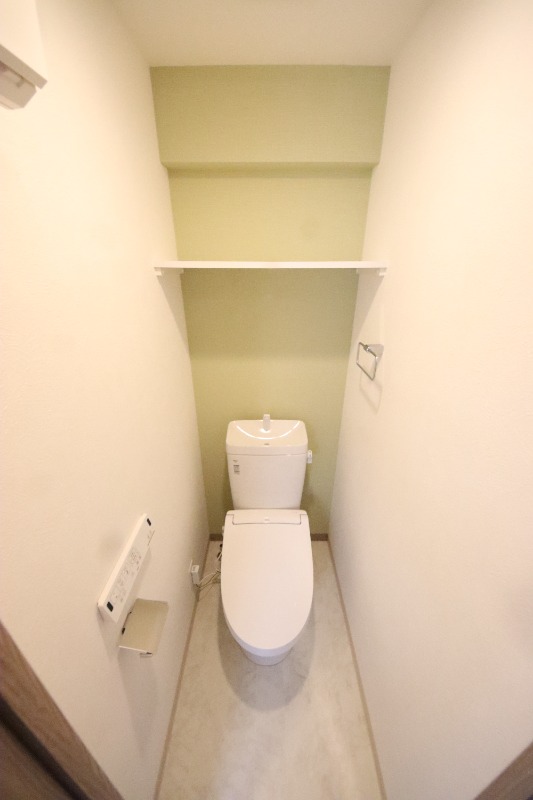 阪神本線 出屋敷駅 徒歩4分 14階建 築1年のトイレ写真