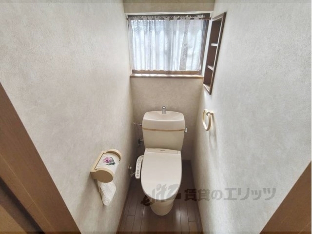 ＪＲ関西本線 王寺駅 徒歩15分 2階建 築40年のトイレ写真