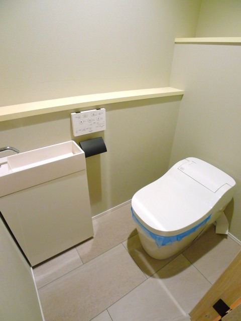 地下鉄東山線 新栄町駅 徒歩2分 15階建 築21年のトイレ写真
