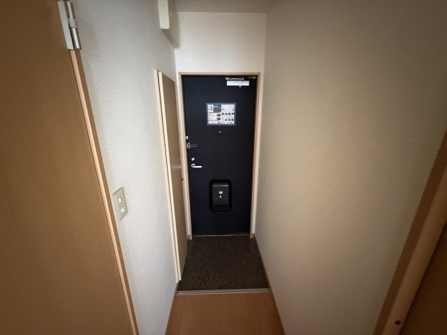 地下鉄谷町線 長原駅 徒歩15分 3階建 築18年の玄関写真