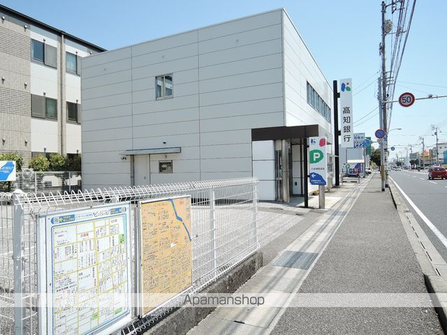 銀行　（株）高知銀行／御座支店（銀行）まで182m