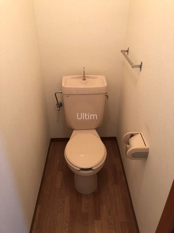ロイヤルティみののトイレ写真
