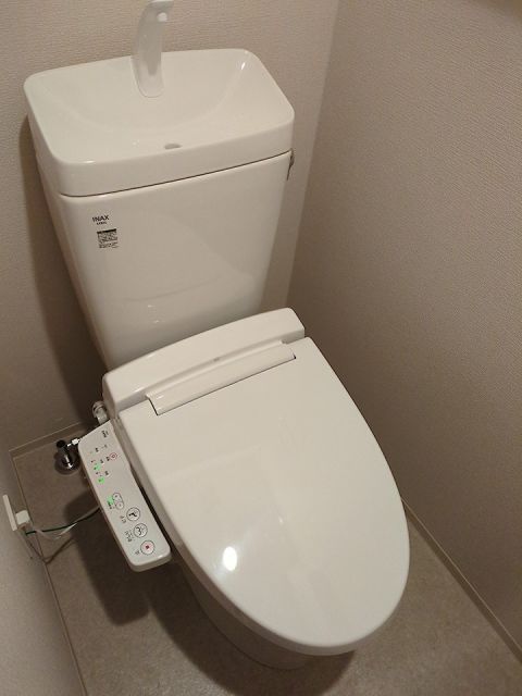 LIME RESIDENCE SHINAGAWA EASTのトイレ写真