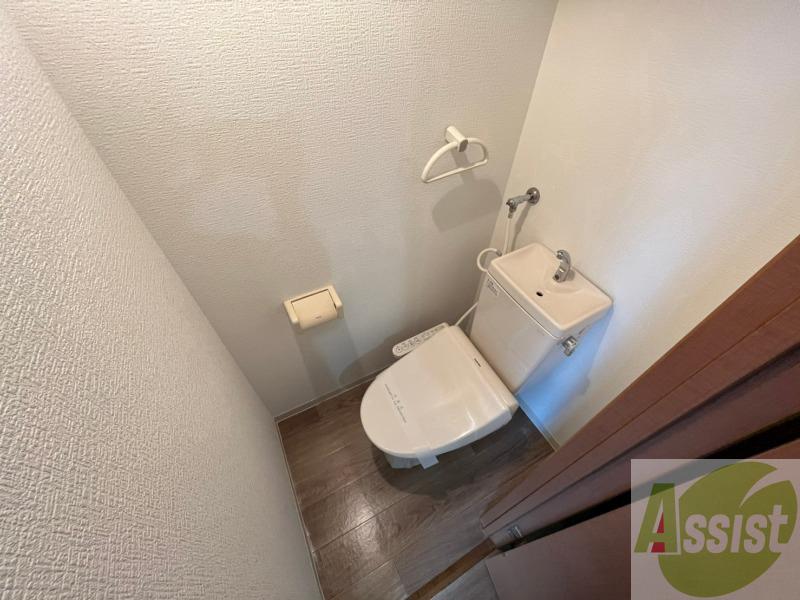 トイレ　こちらはトイレです。清潔感があり、安心して使用できます。
