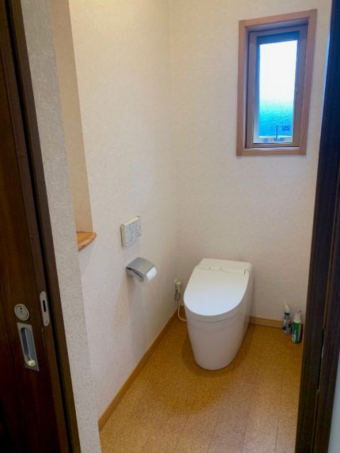 胡録台戸建のトイレ写真
