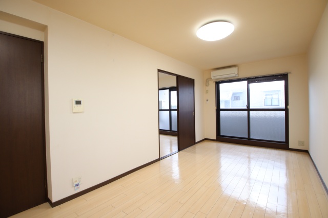 Y・E・S spazioの居間写真